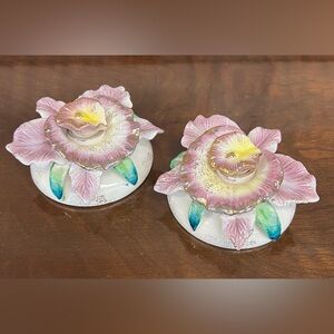 Set Of 2 VTG Commodore Porcelain Purple Flower W/ Gold Trim Candlestick Holders